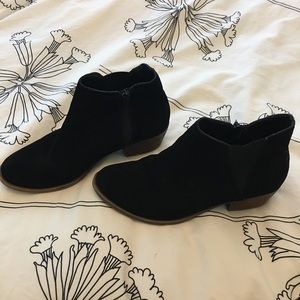 Kensie Black Suede Booties Size 7.5